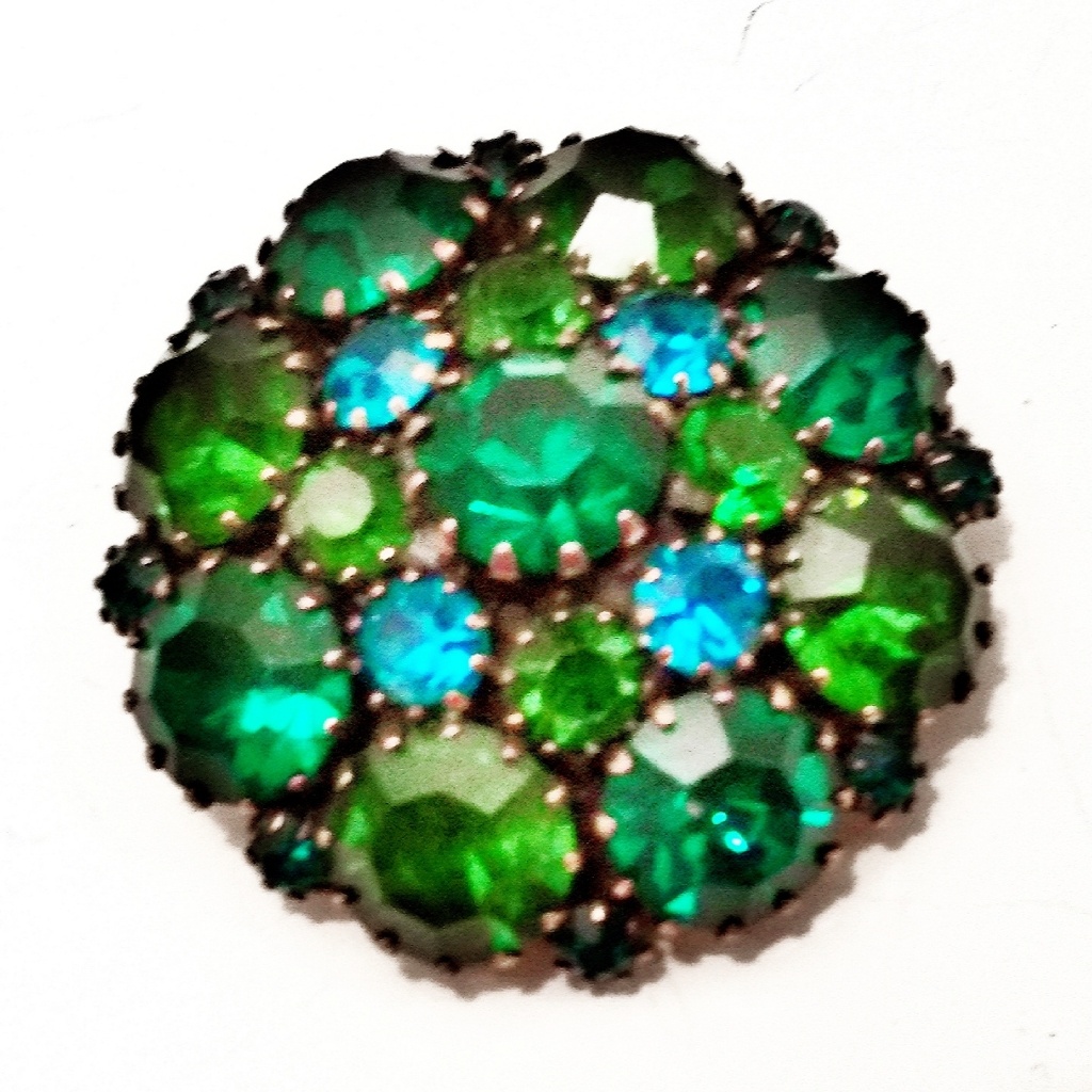 Vintage Outstanding Green Crystal Brooch By Weiss